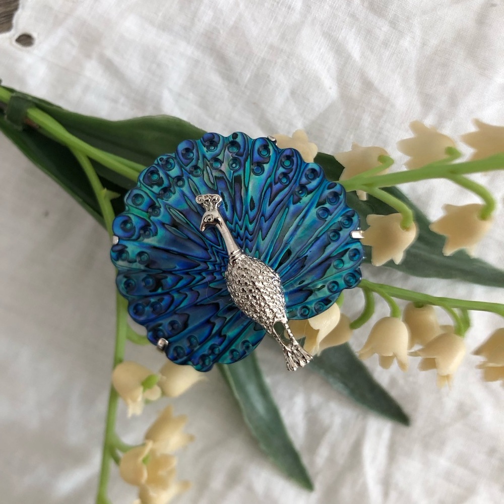 Stunning Vtg Abalone Shell Peacock Brooch - Picture 1 of 8